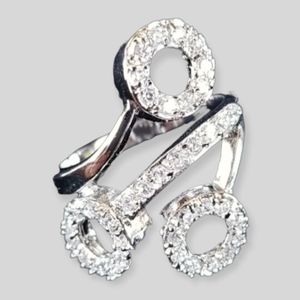 Crystal Ring Silvertone Metal Circles Size 6 1/4